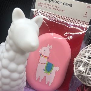 Llama 🦙 head phone case